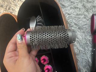 Moldeador Dyson Marrón