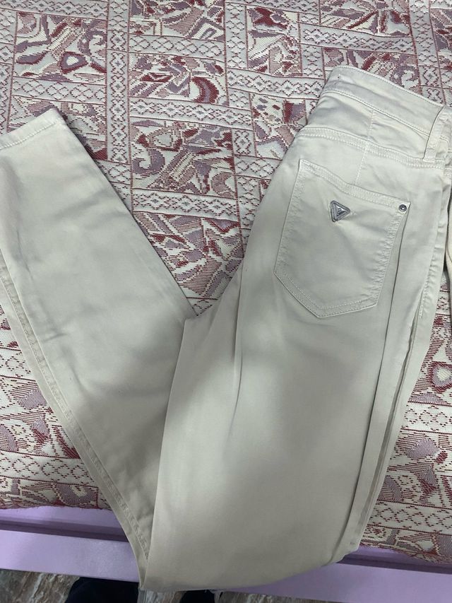 Pantalones Guess Beige