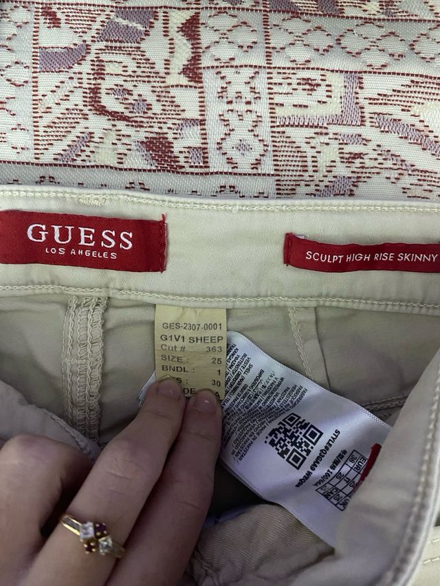 Pantalones Guess Beige