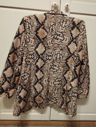 Americana oversize estampado serpiente