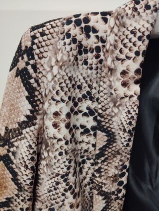 Americana oversize estampado serpiente