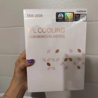 Epilatore Luce Pulsata Rosa e Bianco