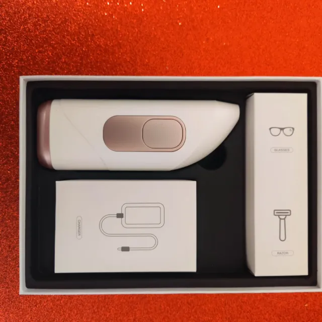 Epilatore Luce Pulsata Rosa e Bianco