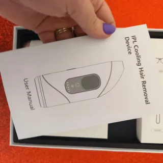 Epilatore Luce Pulsata Rosa e Bianco