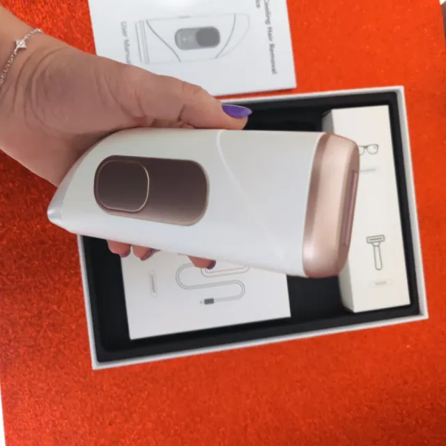 Epilatore Luce Pulsata Rosa e Bianco