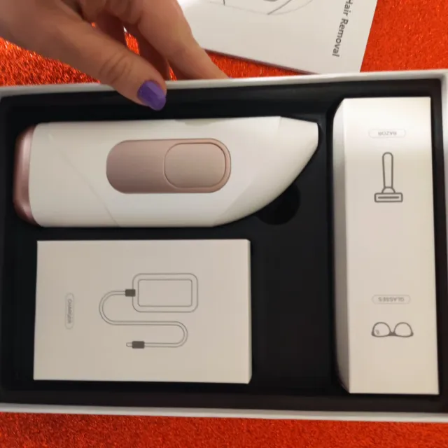 Epilatore Luce Pulsata Rosa e Bianco