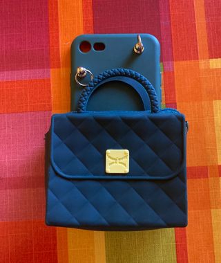 Cover iPhone 7 con porta cuffie