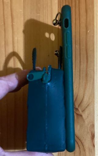 Cover iPhone 7 con porta cuffie