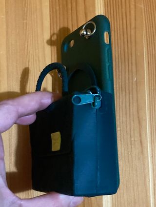 Cover iPhone 7 con porta cuffie