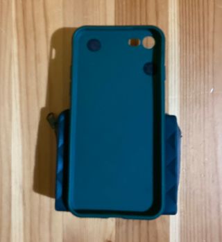 Cover iPhone 7 con porta cuffie