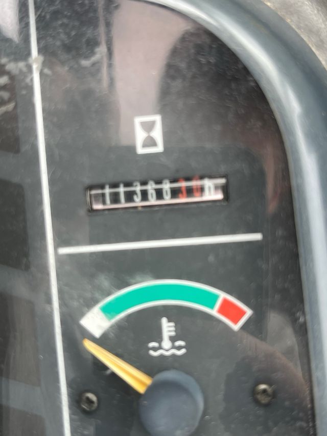 Excavadora Komatsu PW95 Ruedas