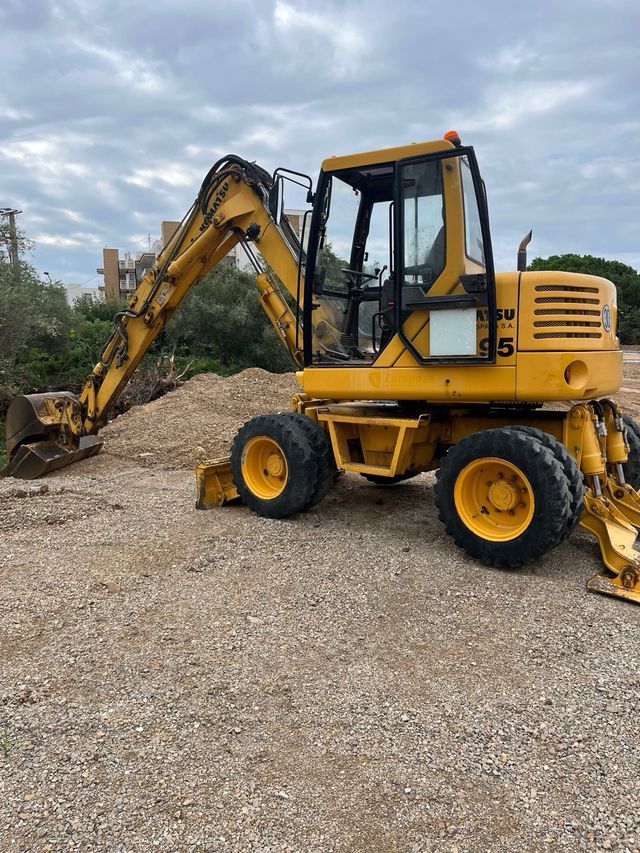 Excavadora Komatsu PW95 Ruedas