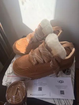 Botas      UGG     Lowmel   Marrón Talla 37