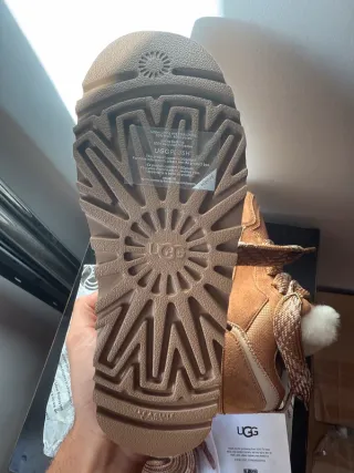 Botas      UGG     Lowmel   Marrón Talla 37