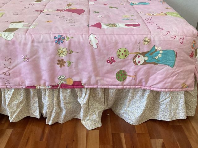 Colcha infantil princesas y castillos de 1,05 cm.