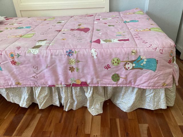 Colcha infantil princesas y castillos de 1,05 cm.