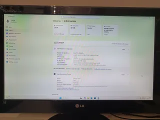 Ordenador sobremesa con doble pantalla LG 22"