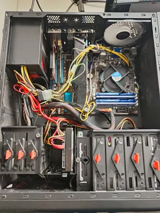 Ordenador sobremesa con doble pantalla LG 22"