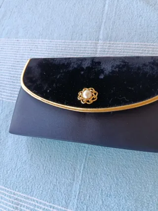 Cartera de mano fiesta negra y dorada terciopelo