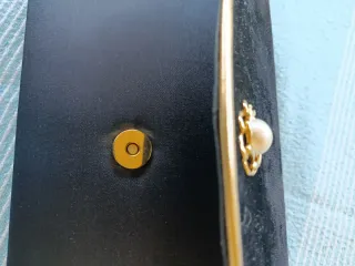 Cartera de mano fiesta negra y dorada terciopelo