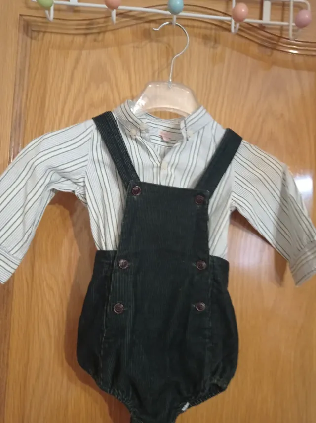 Conjunto bebé camisa rayas y peto marca Gocco