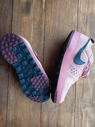 Zapatillas NIKE City 38.5 REDstardust/BLACKcanyon