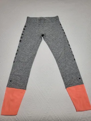 Mallas deportivas grises con naranja