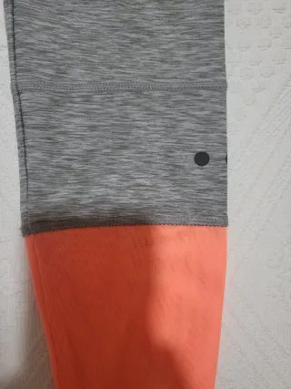 Mallas deportivas grises con naranja