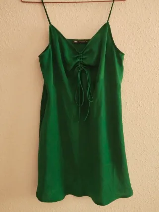 Vestido Zara. Talla M