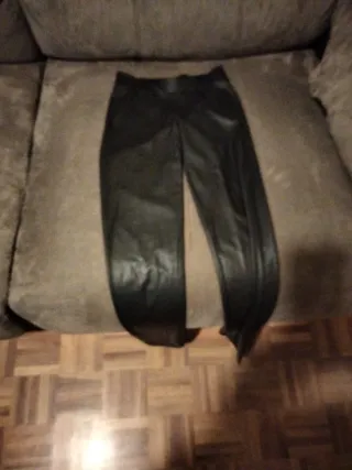 Leggings negros efecto piel