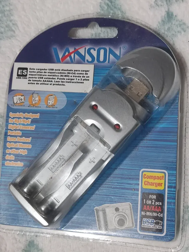 Carregador de Baterias USB Vanson AA/AAA Ni-MH/Ni-Cd