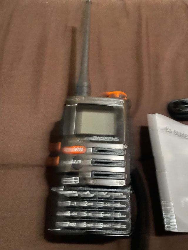 BAOFENG Walkie Talkie Negro y Naranja