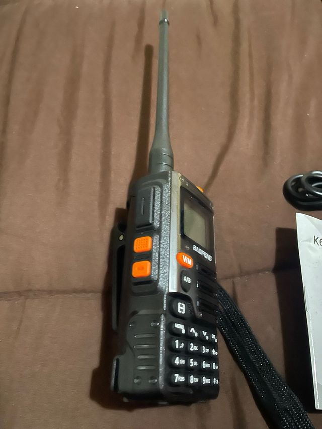 BAOFENG Walkie Talkie Negro y Naranja