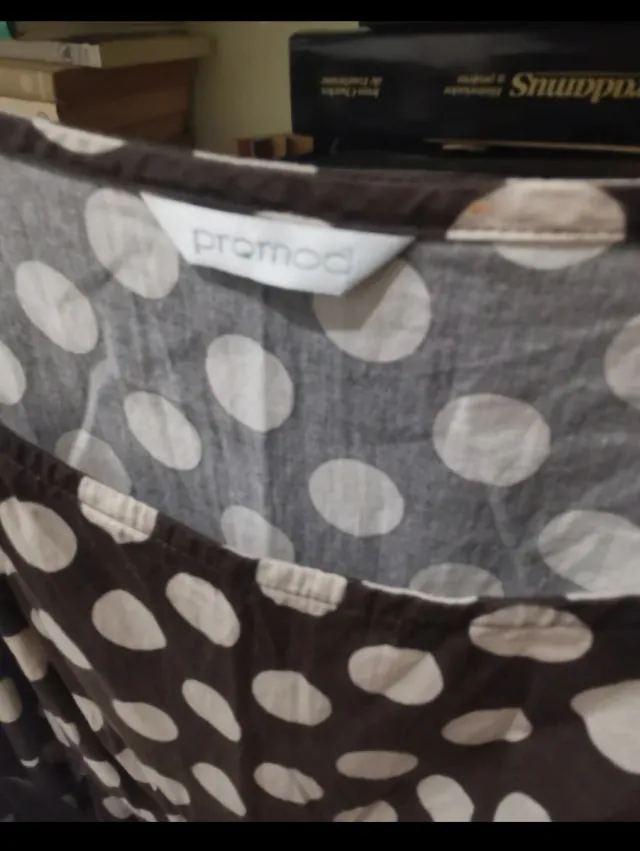 Vestido marrón de topos de Promod