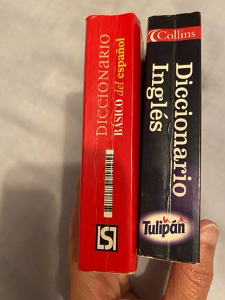 Diccionarios pocket de español y de inglés