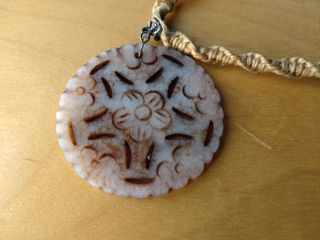 Collana con ciondolo ambra e juta