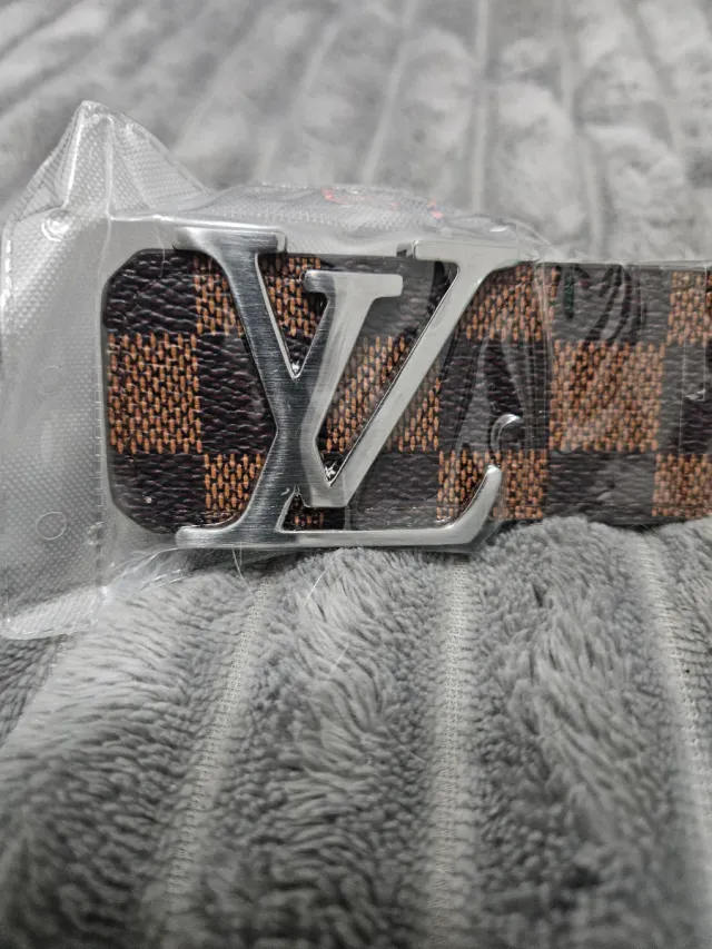 Cinturón Louis Vuitton Marrón y Plateado