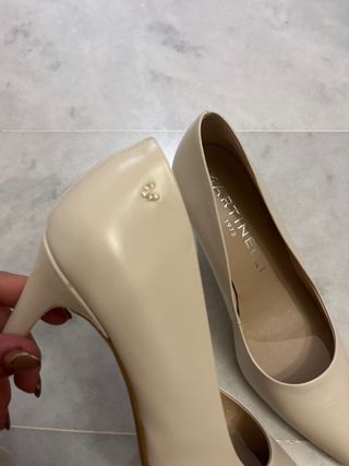 Tacones Martinelli Beige