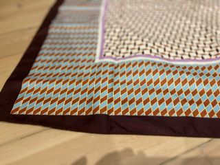 Pañuelo seda Zara estampado geométrico