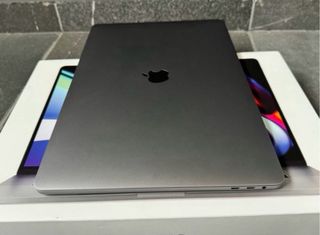 Apple MacBook Pro 16 Pulgadas (i9 / 16GB / 512GB)