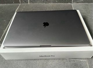 Apple MacBook Pro 16 Pulgadas (i9 / 16GB / 512GB)