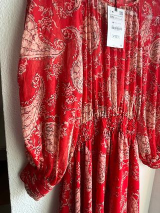 Vestido Zara Estampado Paisley Rojo