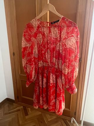 Vestido Zara Estampado Paisley Rojo