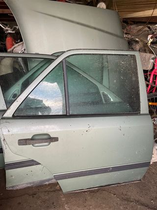 Puerta Mercedes W124 Verde
