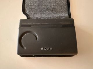 Rádio Sony ICF-SW100 muito estimado