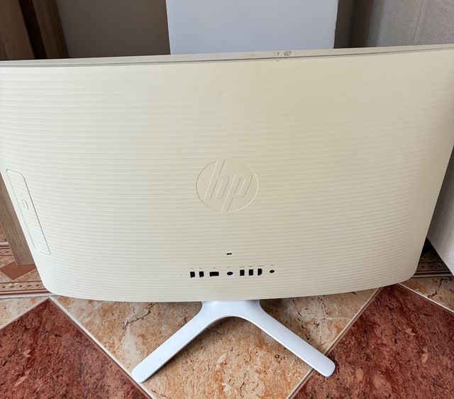 HP All-in-One 24g-013 A8 4GB 500GB SSD