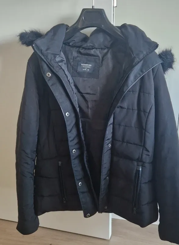 Chaqueta acolchada con capucha y pelo-talla M