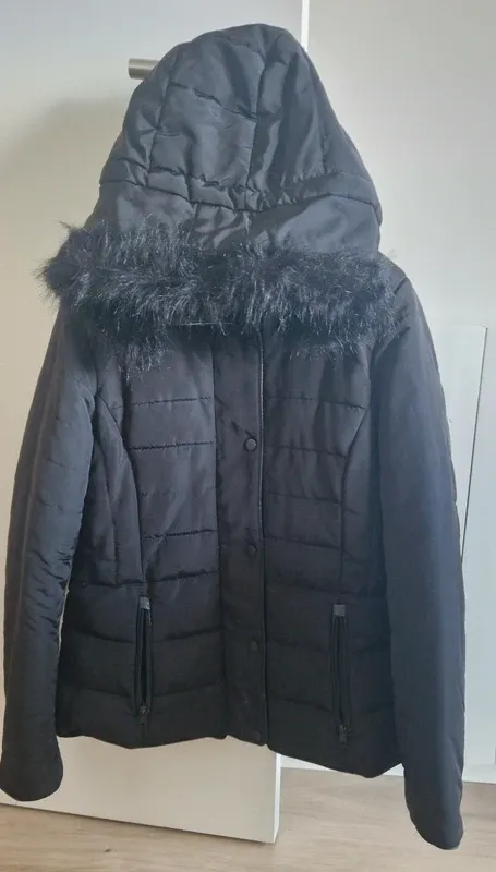 Chaqueta acolchada con capucha y pelo-talla M