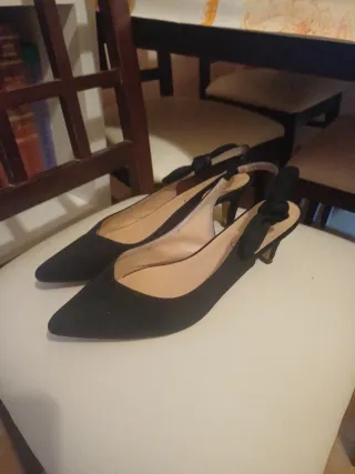 Zapatos tacón bajo negros