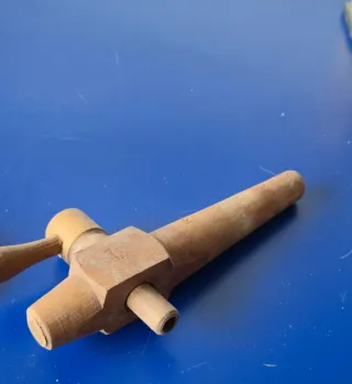 Rubinetto per botti e cavatappi vintage